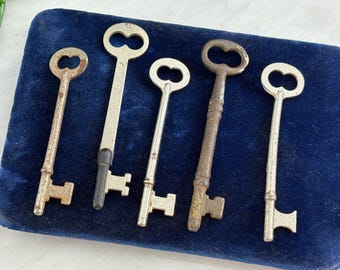 Antique Skeleton Key - Cast Metal Steel, One Piece, Your CHOICE Vintage Keys