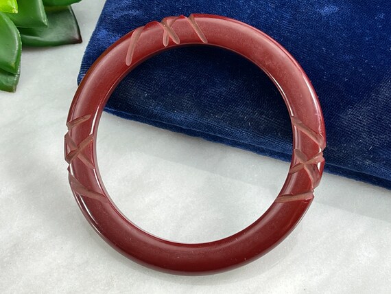 Carved Bakelite Bangle Bracelet - Dark Brick Red,… - image 2