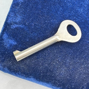 Antique Skeleton Key - Cast Metal Steel, Silver Tone