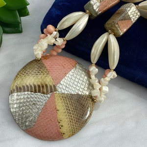 Pink and White Shell Necklace - Mother of Pearl