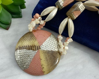 Pink and White Shell Necklace - Mother of Pearl