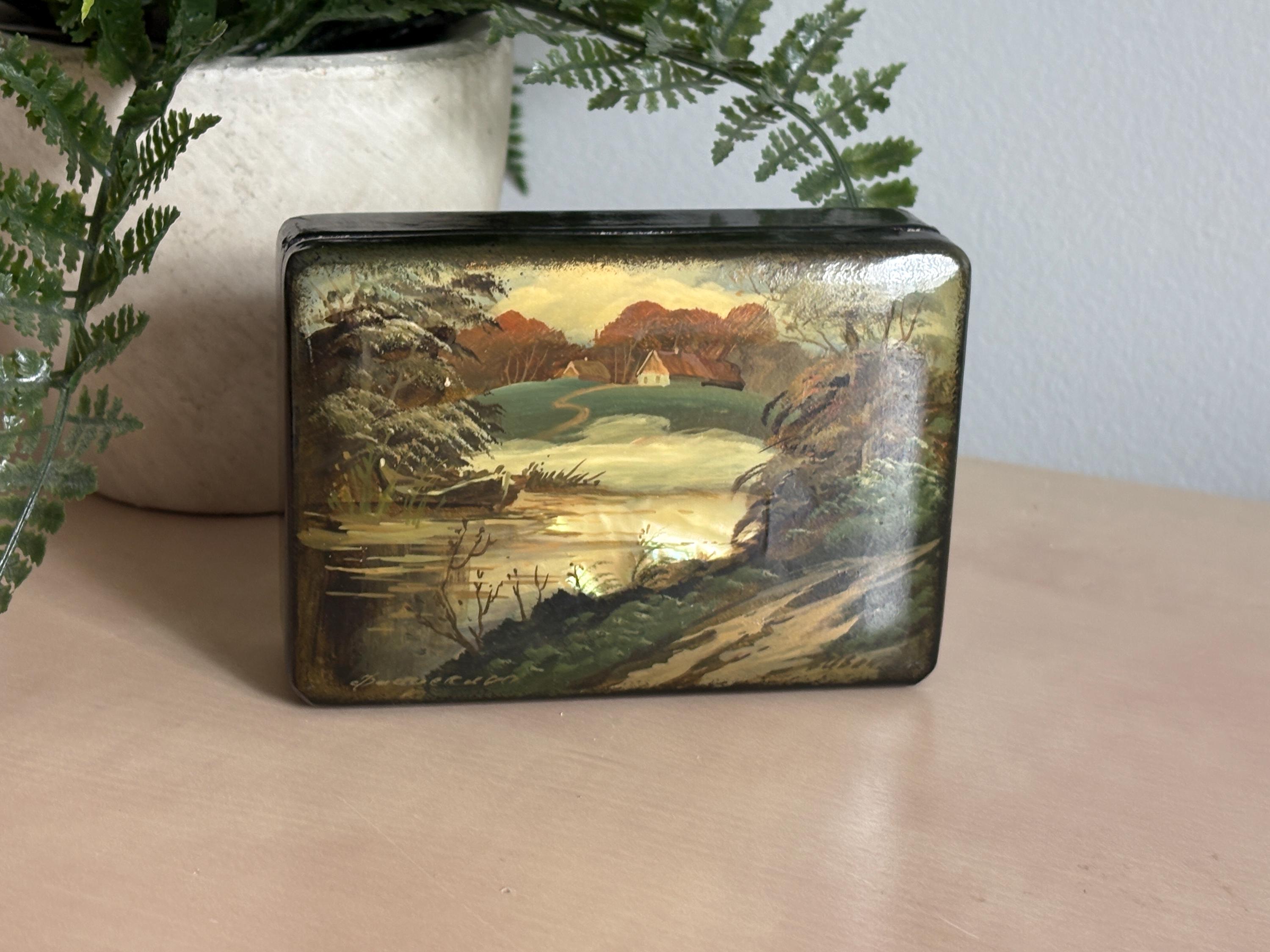 【希少】Russia Ukraina antique vintage Vintage Hand-painted Russian Lacquer Box – Mother of Pearl Lake