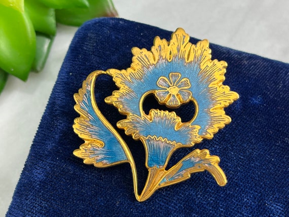 MMA Jewelry Brooch - Gold Tone and Blue Enamel Flower
