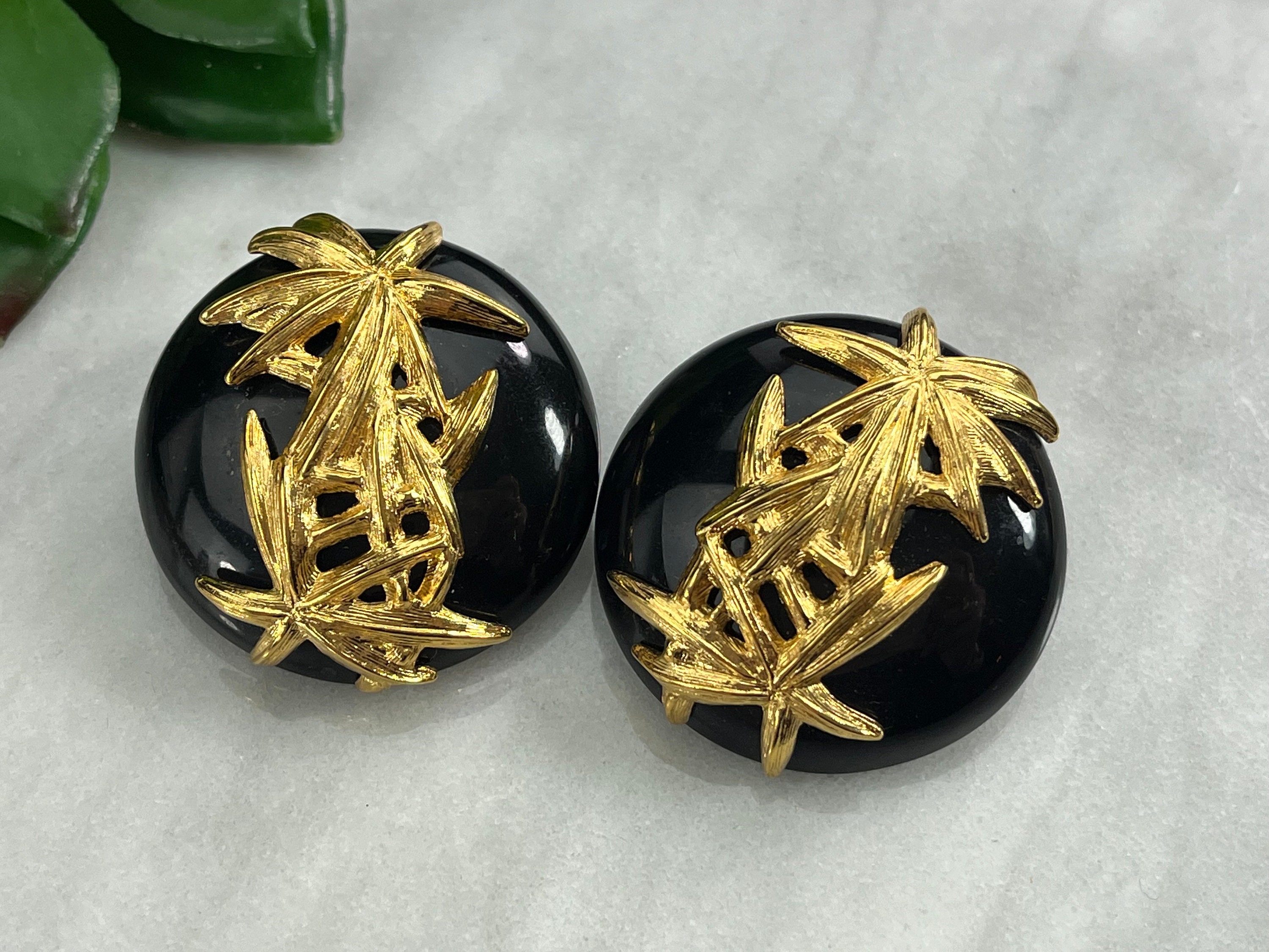Boucles D'oreilles Pendantes Monet En Métal Doré Motif Bambou - Occasion Vintage