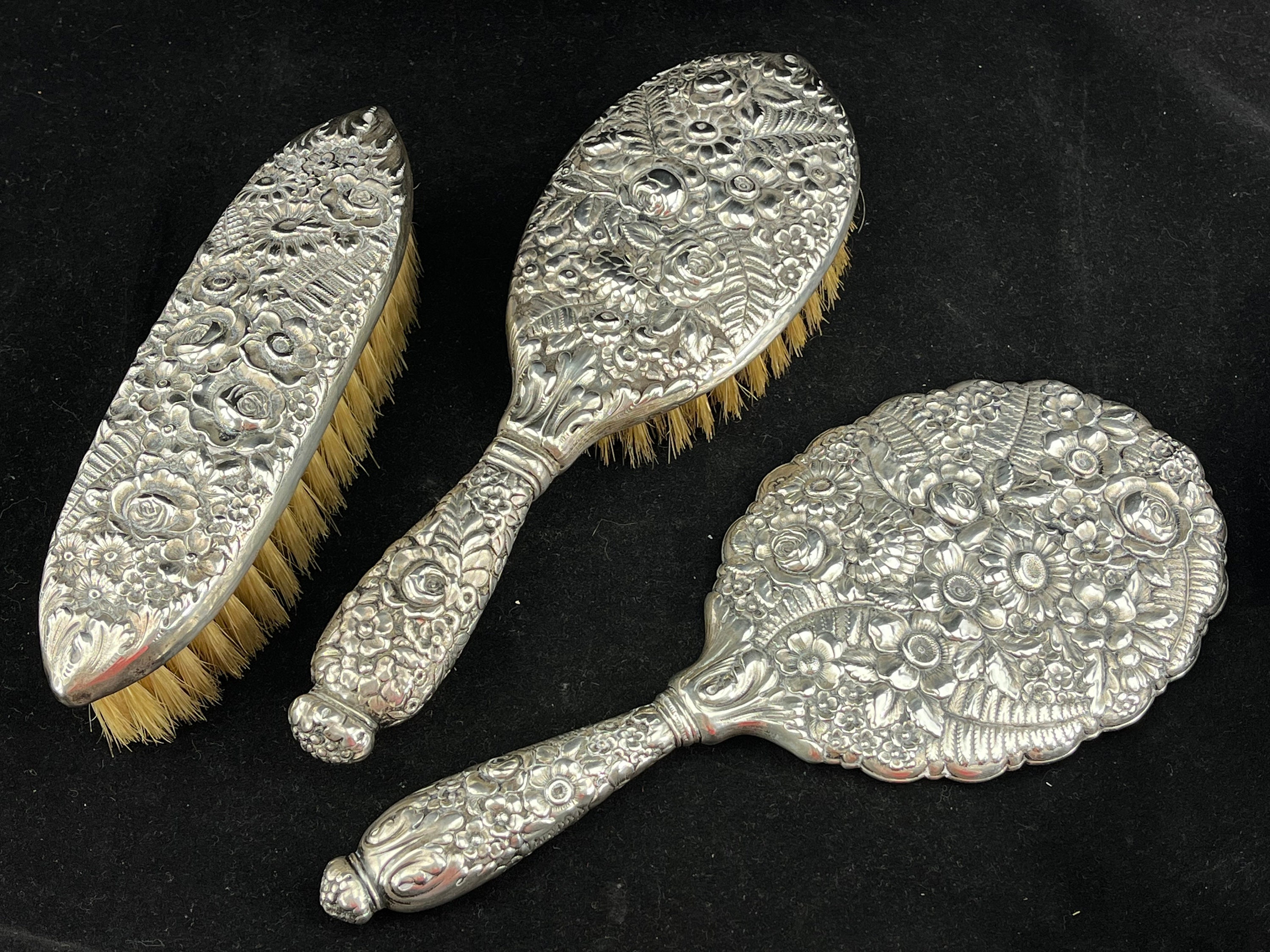 Tiffany & co1997年製シルバー 【ペアセット】 9号 & 20号 Antique Tiffany & Co Sterling Silver Vanity Set – Art Nouveau