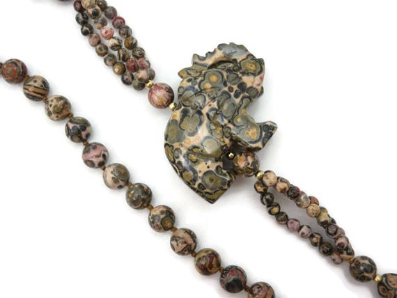 Leopard jasper necklace carved - Gem