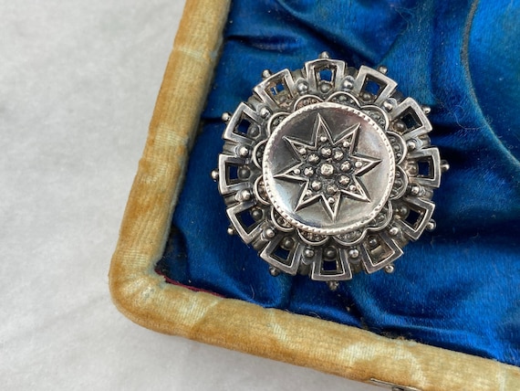 Victorian Mourning Brooch - Sterling Silver Antiqu