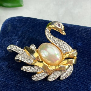 Vintage Faux Pearl and Rhinestone Swan Brooch - Costume Jewelry, Gold Tone