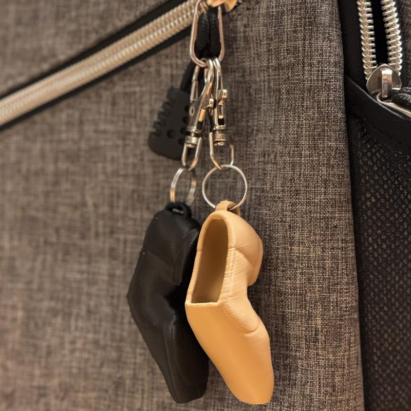 🎁 Personalized Jazz Shoe Keychain. 3D printed Keychain with metal clasp.