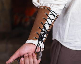 Medieval arm guard, Leather armguard archery, Cosplay arm armour, Leather hunter bracers, Leather rogue bracers,Medieval leather accessories