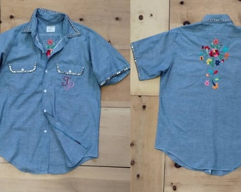 Vintage Embroidered Chambray Shirt // Vtg 70s 80s Big Mac Short Sleeve Oxford w/ Floral Hand Embroidery + Studs