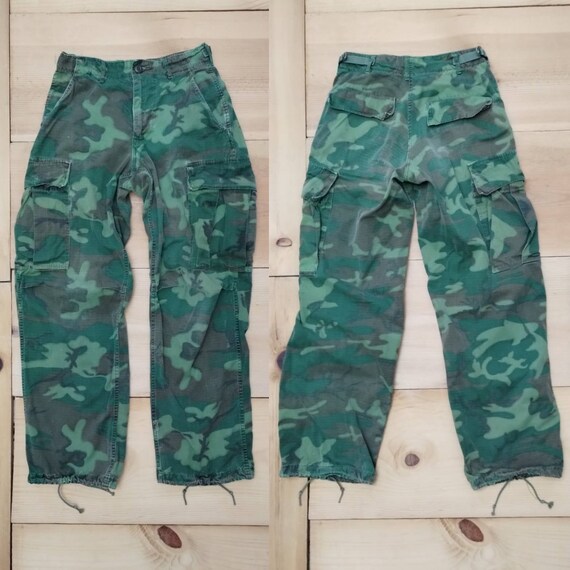 Vintage Camo Pants // Vtg 60s Distressed Cotton Popl… Gem