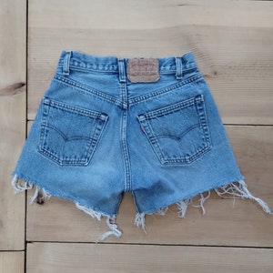 Vintage Levi's Cut Offs // Vtg 70s 80s Levis 501 Distressed Denim Shorts Made in USA // size 25 / 27 waist image 3