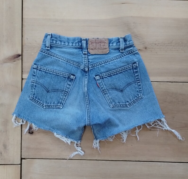 Vintage Levi's Cut Offs // Vtg 70s 80s Levis 501 Distressed Denim Shorts Made in USA // size 25 / 27 waist image 3