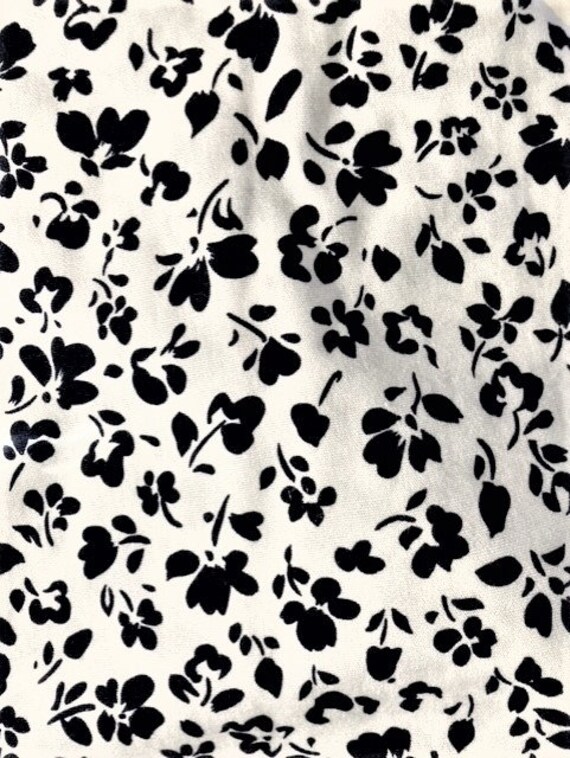 Beautiful White With Navy Blue Flowers Floral Cotton Quilting | Etsy