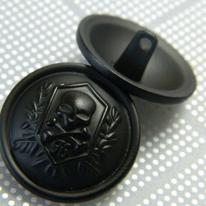 BULK 20 NEW black metal 1 inch round Skull and crossbones pirate buttons
