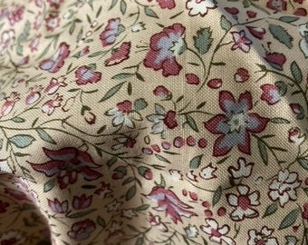 3/4 yard fabric remnant Beautiful tan with burgundy flowers floral cotton decorating quilting apparel