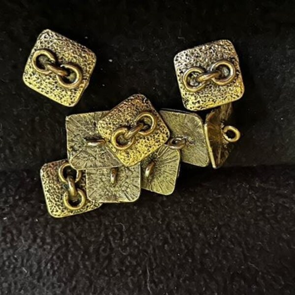 BULK 9 NEW antique gold metal 5/8  inch square with chain link design shank buttons lot