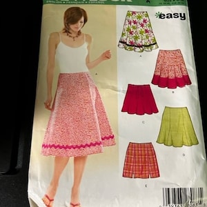 Used Easy New Look 6496 flared and straight skirts misses size 8 10 12 14 16 18  Sewing Pattern