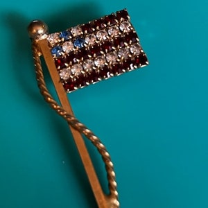Vintage Gold Tone with rhinestone crystals American Flag Brooch pin Rare Collectable gift Mother&#39;s Day Birthday