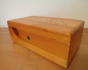 Vintage Lane Small Cedar Box 1989