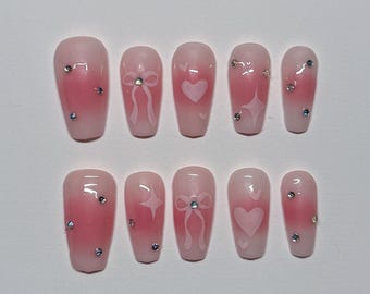 Uñas postizas con piedras preciosas Aura rosa: uñas de gel hechas a mano