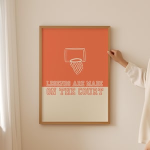 Poster del campo da basket - Arte murale sportiva alla moda, regalo estetico per allenatore di hobby, arredamento preppy per cubicoli, stampa astratta funky come regalo per amici