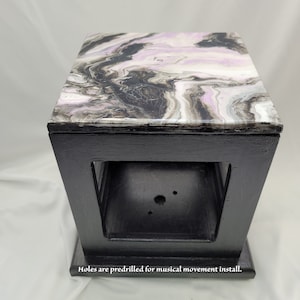 Larger Photo cube with acrylic pour lid