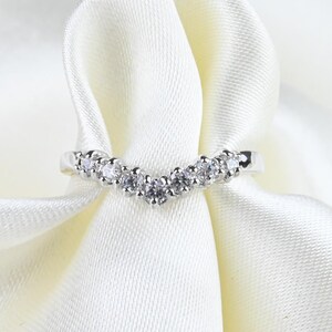 Vintage Sterling Silver Chevron Ring, Sparkling Clear V Shaped Band, Size EU 58 / US 8 1/2 , Retro Clear Zirconia Stacking Promise Ring