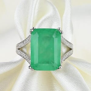 Vintage Sterling Silver Statement Ring, Size EU 57 (US 8, UK P), Green Gemstone Ring, 925 Sterling Silver, Cubic Zirconia Ring, Vintage Ring