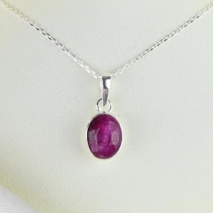 Collana vintage in argento sterling con rubino, collana in argento sterling 925, ciondolo con gemma rossa, rubino naturale, gioielli vintage con rubino, collana con rubino