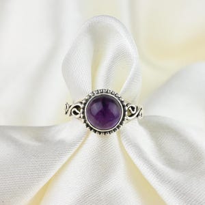 Vintage Sterling Silber Amethyst Cabochon Ring, Größe EU 50, verzierter Ring, 925 Sterling Silber, lila Ring, natürlicher Amethyst