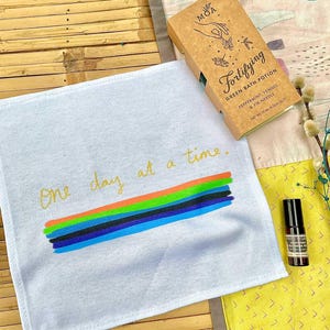 Set per la cura di sé che include un biglietto di auguri a tua scelta e un fazzoletto di cotone. Ottimo per rotture/divorzi/meditazione, cattive notizie/tristi notizie.
