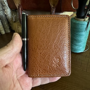 Cartera delgada de cuero de grano completo para 4 hombres, sin bloqueo RFID, diseño minimalista, billetera vertical, billetera de cuero genuino hecha a mano estilo J.I.Packer.