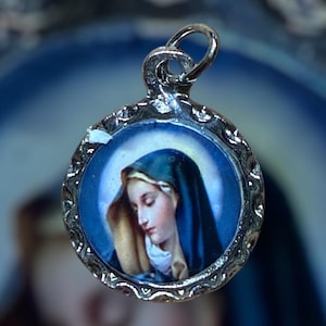 Our Lady of Sorrows, La Dolorosa, Medals/Charms