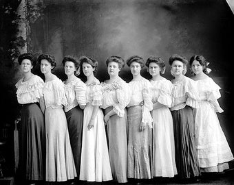 Sorority Girls 1900 Photo