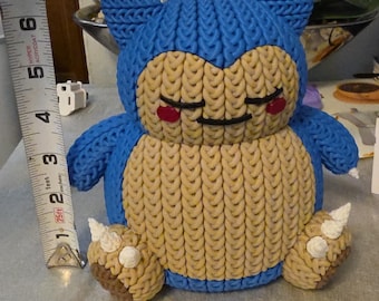 Snorlaxfigur: 15 cm 3D-printad samlarleksak med stickat utseende
