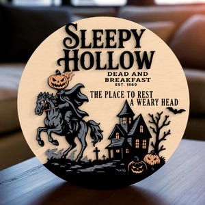 Plaque de porte d'Halloween Sleepy Hollow | Décoration murale cavalier sans tête | Panneau en bois Spooky Dead & Breakfast | Cadeau maison hantée pour fan d'horreur