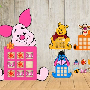 Decoración de personajes de dibujos animados de tres en raya SVG, juego de mesa de madera SVG, archivo cortado con láser SVG, cerdo rosa oso amarillo, archivo Glowforge SVG, juego para niños