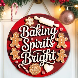 Baking Spirits Bright Christmas Sign – Gingerbread Cookie Holiday Kitchen Decor, Round Wooden Door Hanger for Bakers