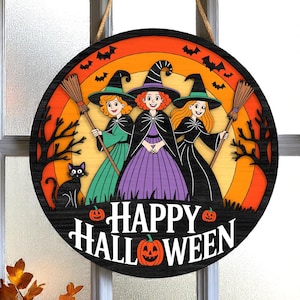 Halloween Door Hanger, Cartoon Witch Trio Sign with Black Cat, Cute Round Wall Decor for Kids‘ Halloween Party, Happy Halloween Porch Sign
