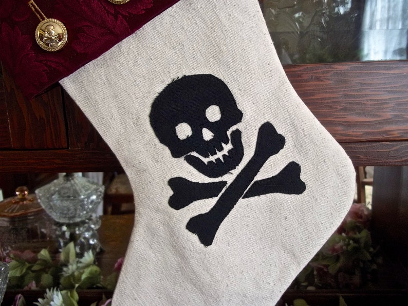 Men/'s Christmas Stocking Skull And Crossbones Pirate Christmas Stocking Christmas Pirate Pirate Gifts Pirate Decor Canvas Stocking