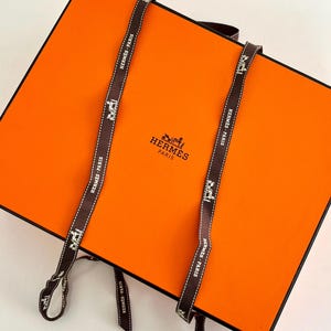 Autentica scatola regalo Hermès con nastro originale - Scatola vintage nell&#39;iconico colore arancione