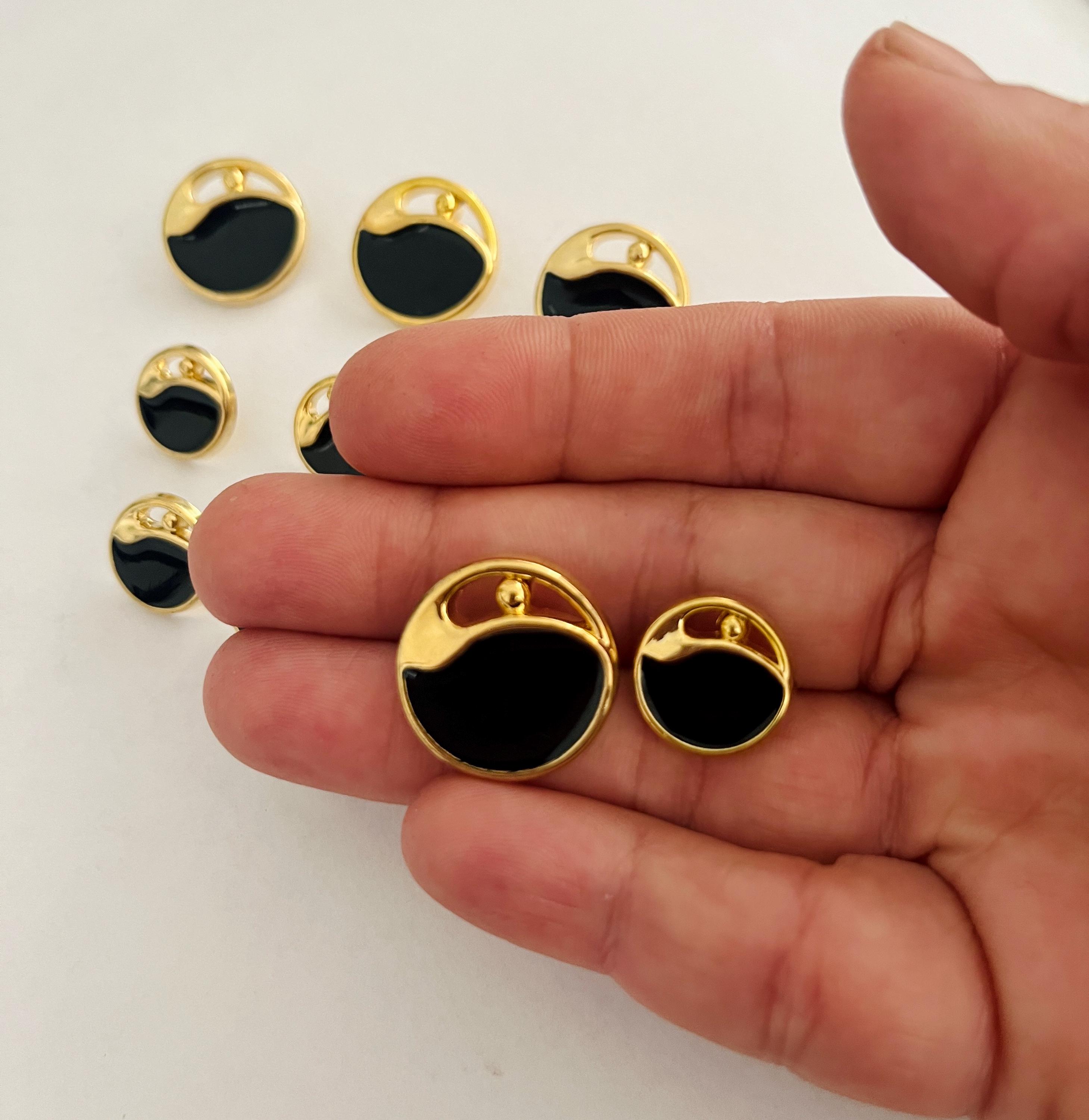 格安SALEスタート!の商品をすべて Vintage Black 8 and Large 4 | 12 of Set – Buttons Gold & 裁縫材料