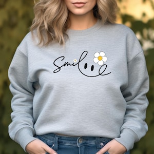 Daisy Smile Face Sweatshirt, Daisy Flower Smile Sweatshirt, Summer Women Gift Sweatshirt, Daisy Women's Sweatshirt, Mom Trendy Flower Shirt