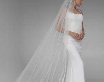 Ivory Lace Trim Wedding Veil, Floor Length Bridal Headpiece, Elegant Wedding Accessories, Wedding Christmas, Winter Wedding