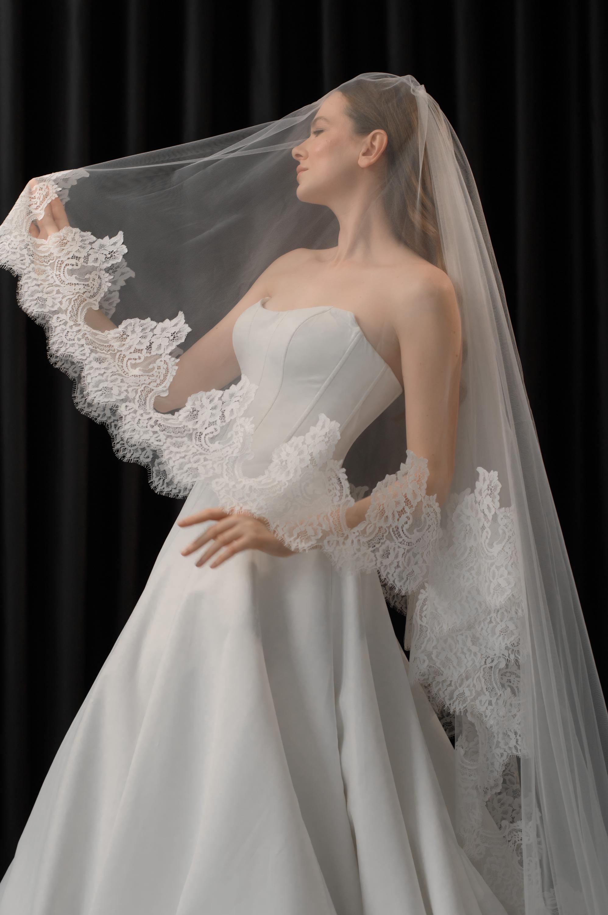 Chantilly Lace Cathedral Veil, Light Ivory Bridal Veil, Romantic Wedding Veil, Elegant Long Bride Accessory