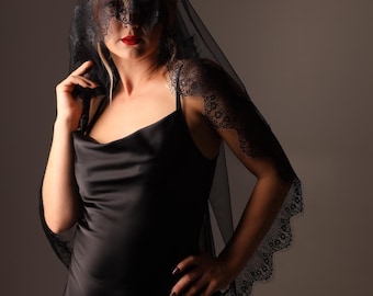Gothic Black Lace Wedding Veil, Dark Bride Mantilla Veil