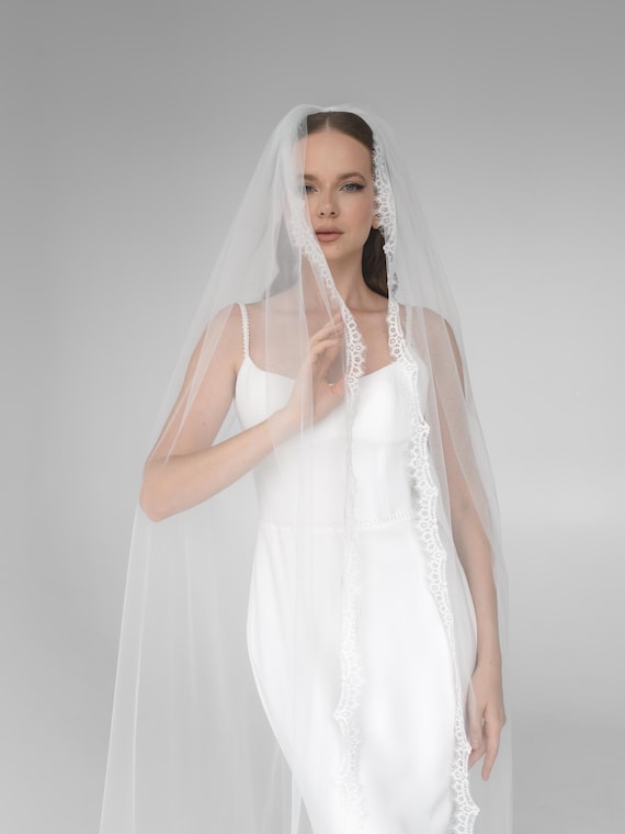 Lace Trim Cathedral Wedding Veil: Light Ivory Bridal  display picture 1