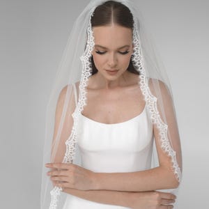 Lace Edging Ivory Bridal Veil, Floor Length Wedding Headpiece, Soft Bridal Veil, Elegant Bridal Accessories, Summer Wedding Veil